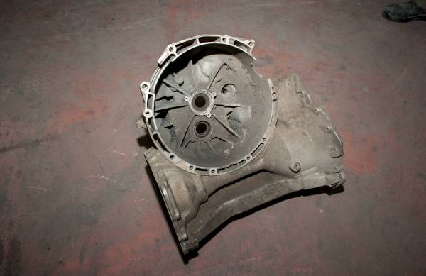 FORD TRANSİT 330 L-M-S ÇIKMA PARÇA FORD TRNSİT 4X4 ŞANZIMAN MUHAFAZALARI